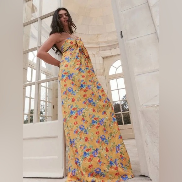 Caroline Constas Kaia Gown
Color
: 
Yellow Radiant Floral - Picture 3 of 5